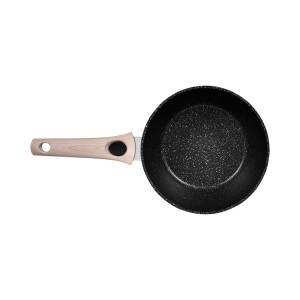 casserole revêtement céramique taille moyenne