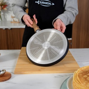 poêle à crêpes fond anti-déformation