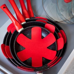 Protection de poêle et casserole en feutrine rouge toutes tailles - Durandal