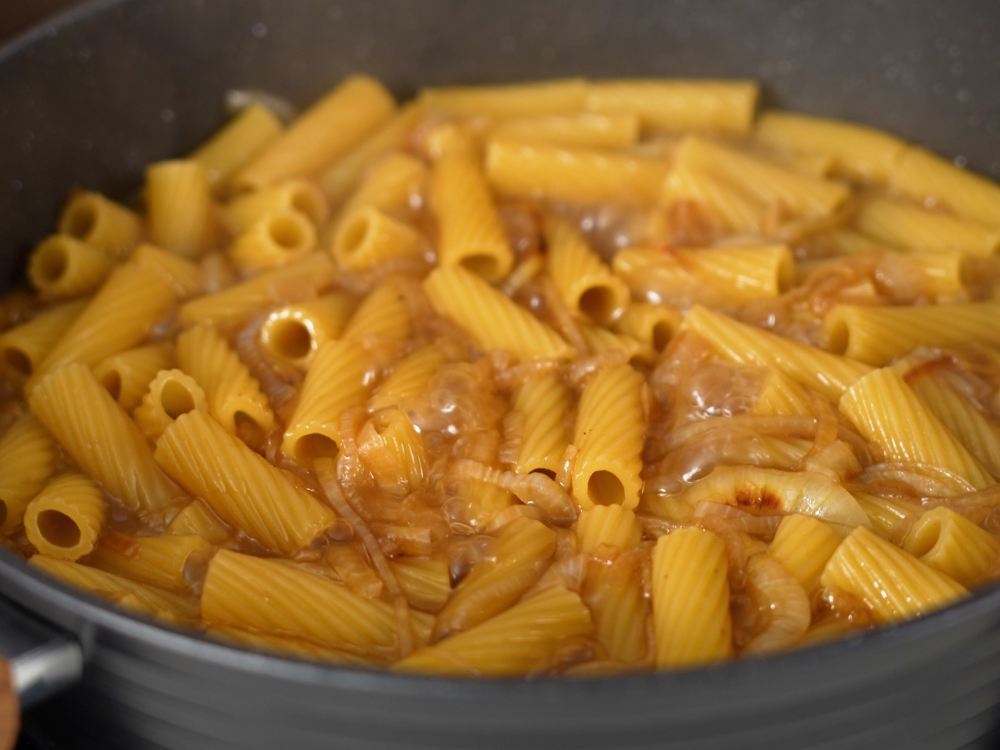 Pâtes façon soupe à l'oignon